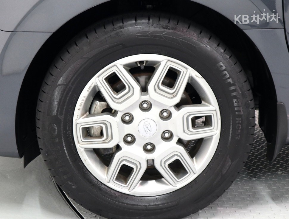Hyundai Staria — miniaturë 19