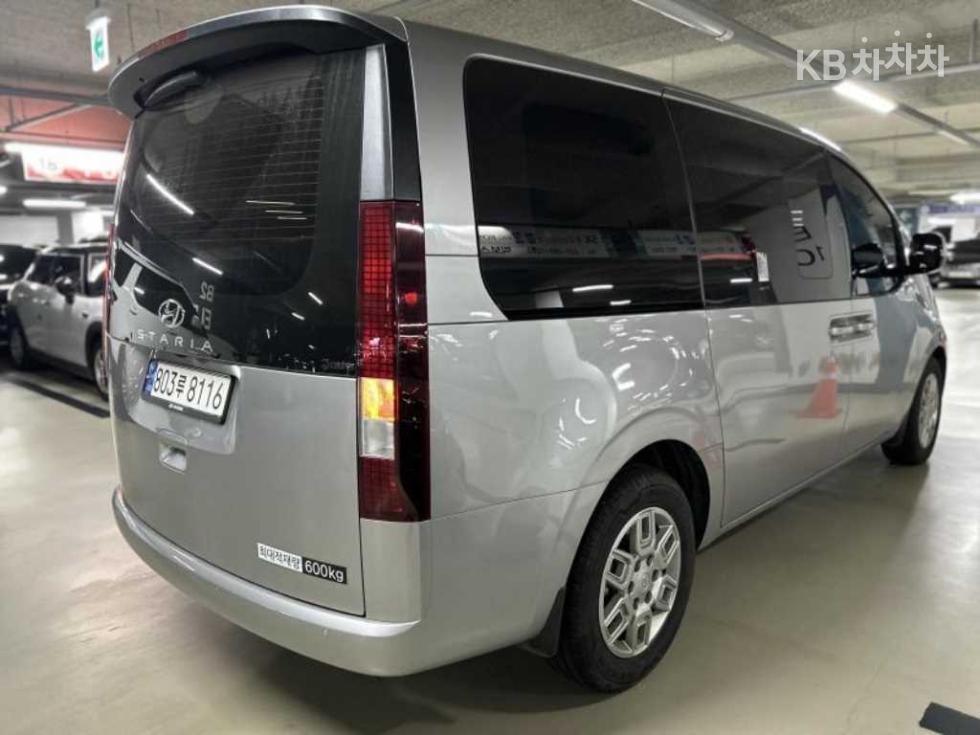 Hyundai Staria — miniaturë 2