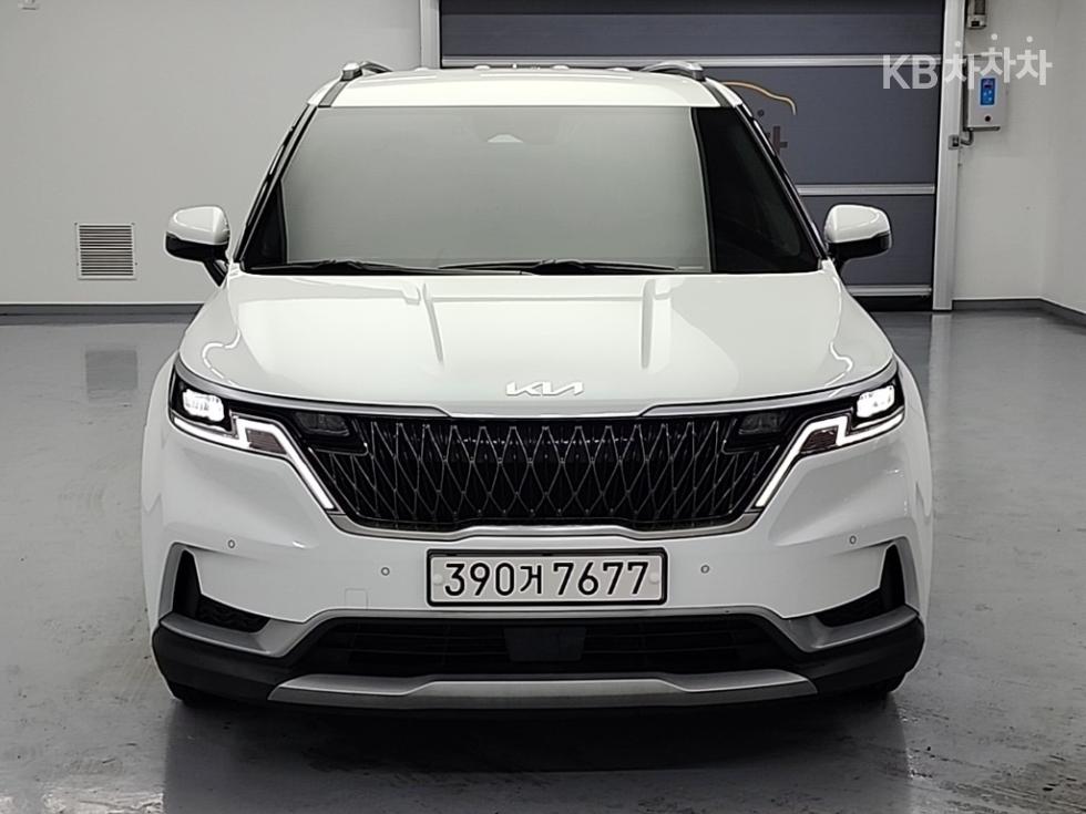 2023 Kia 4 photo