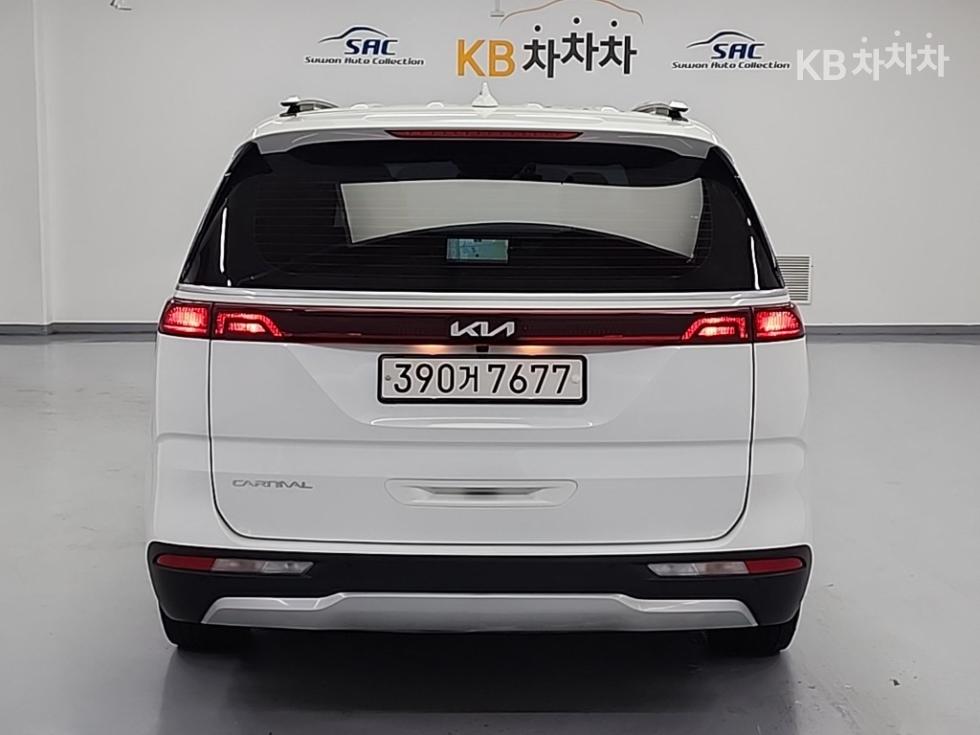2023 Kia 4 photo