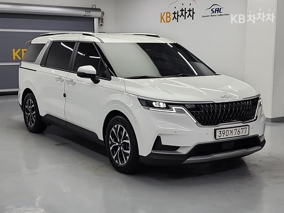 2023 Kia 4 photo
