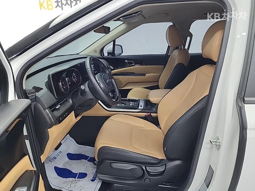 Kia Carnival — miniaturë 11