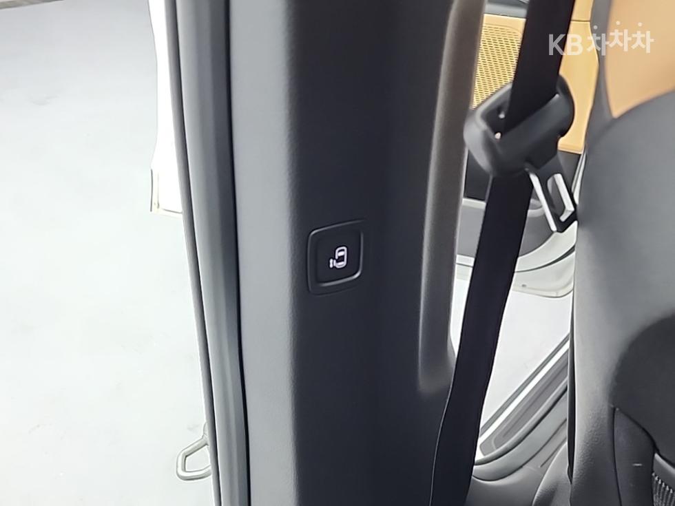 Kia Carnival — miniaturë 15
