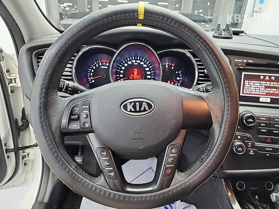Kia K5 — miniaturë 9
