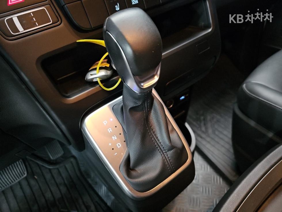 Hyundai Staria — miniaturë 8