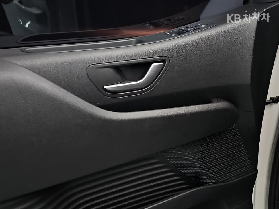 Hyundai Staria — miniaturë 13