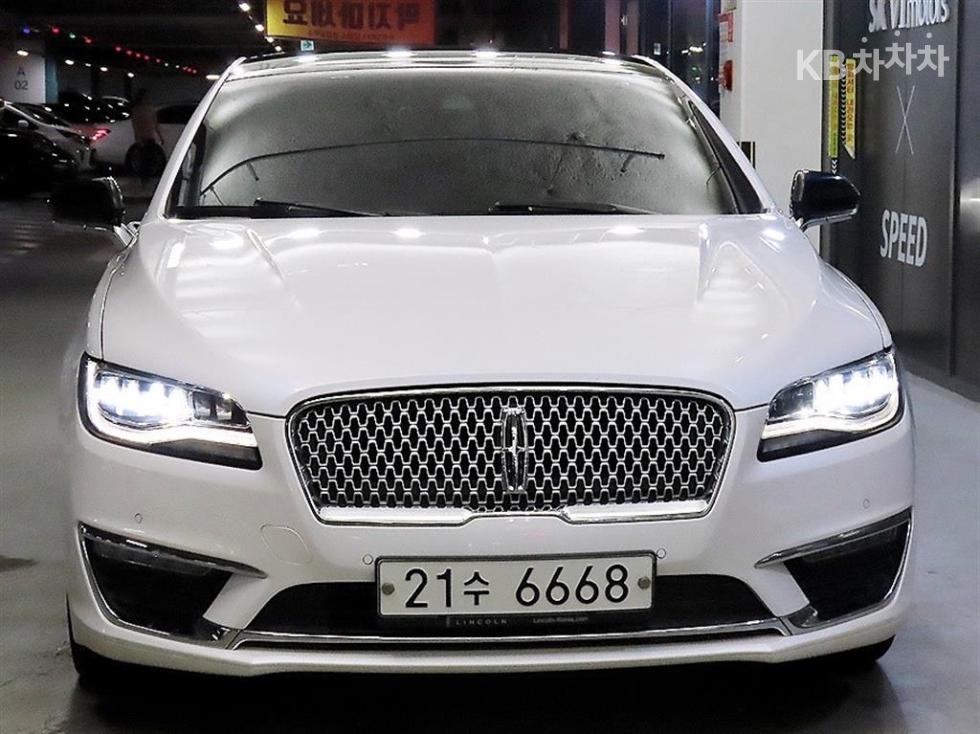 Lincoln MKZ — miniaturë 2