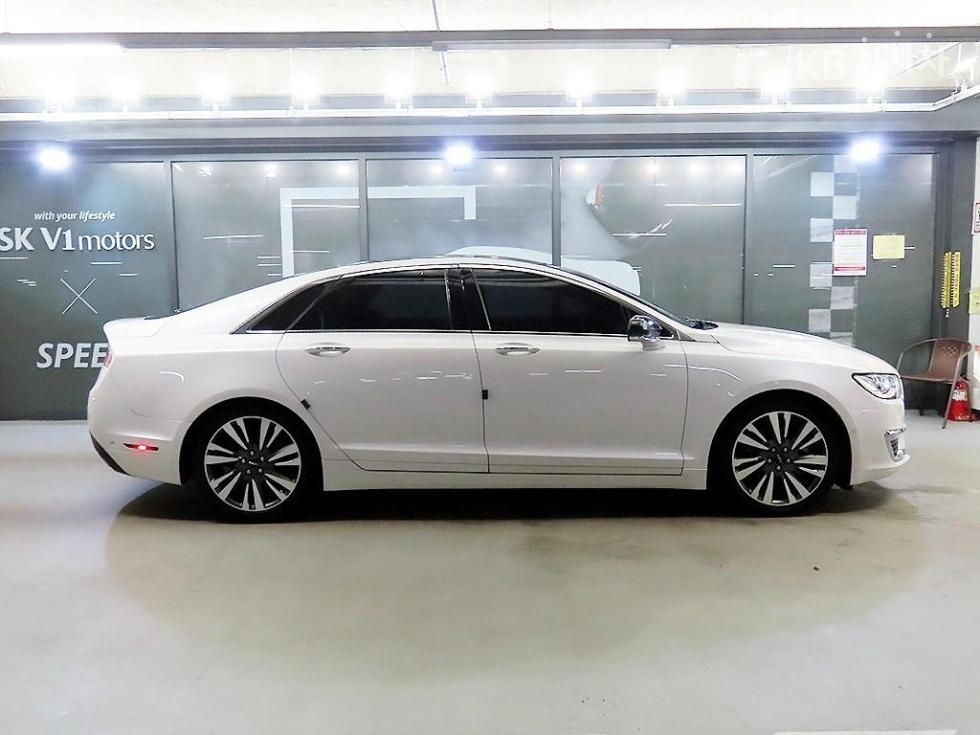 Lincoln MKZ — miniaturë 3