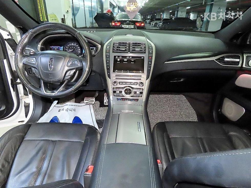 Lincoln MKZ — miniaturë 10