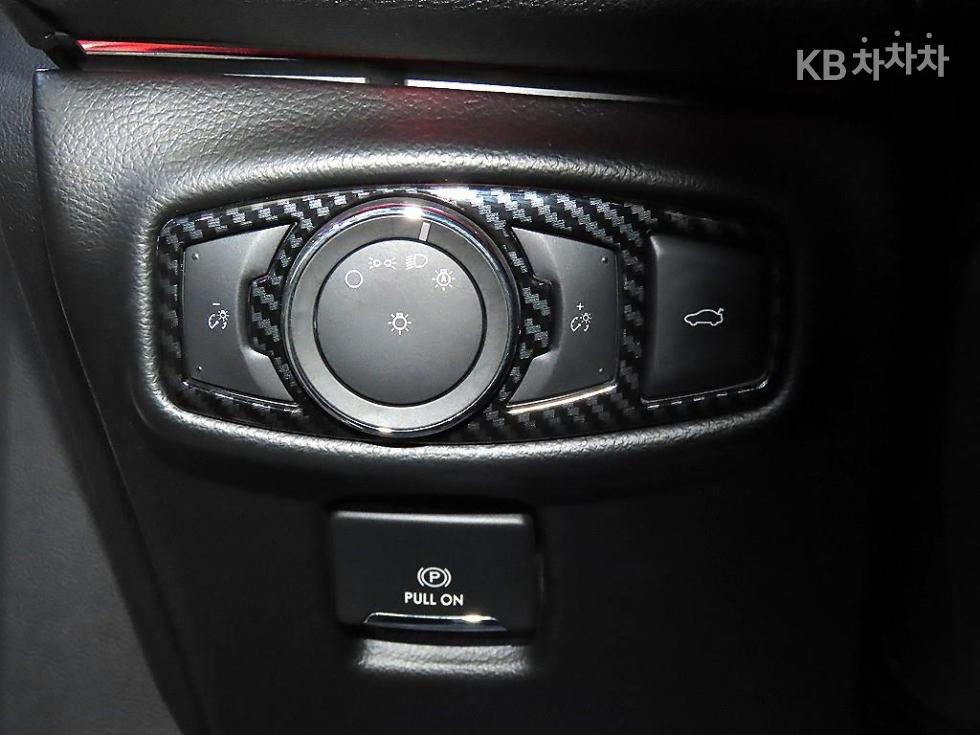 Lincoln MKZ — miniaturë 12