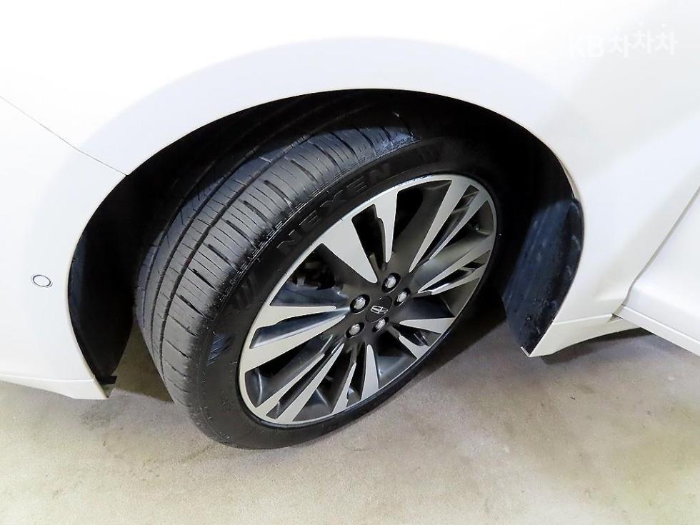 Lincoln MKZ — miniaturë 20