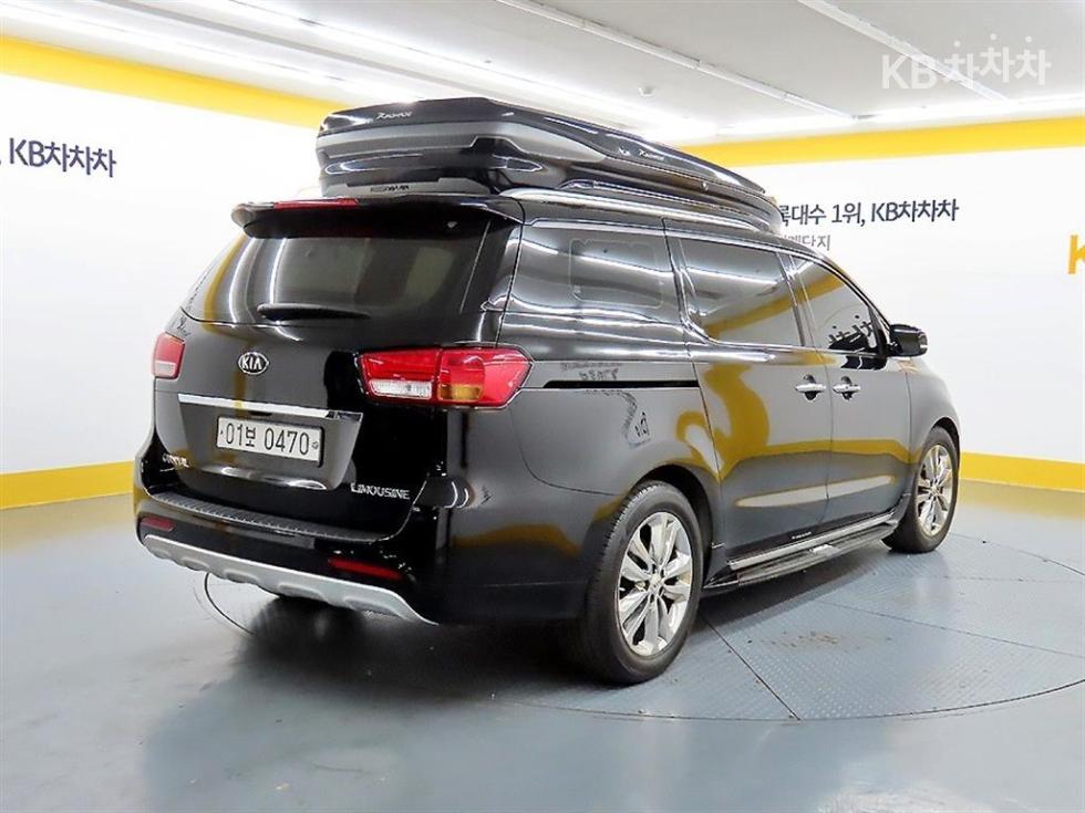 Kia Carnival — miniaturë 4