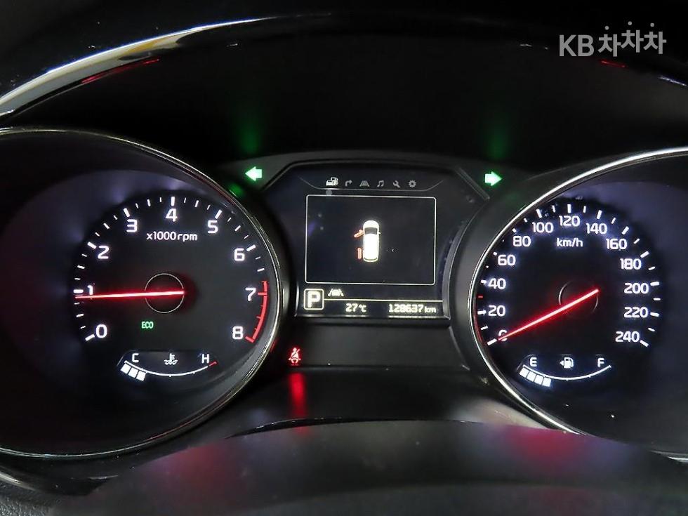 Kia Carnival — miniaturë 8