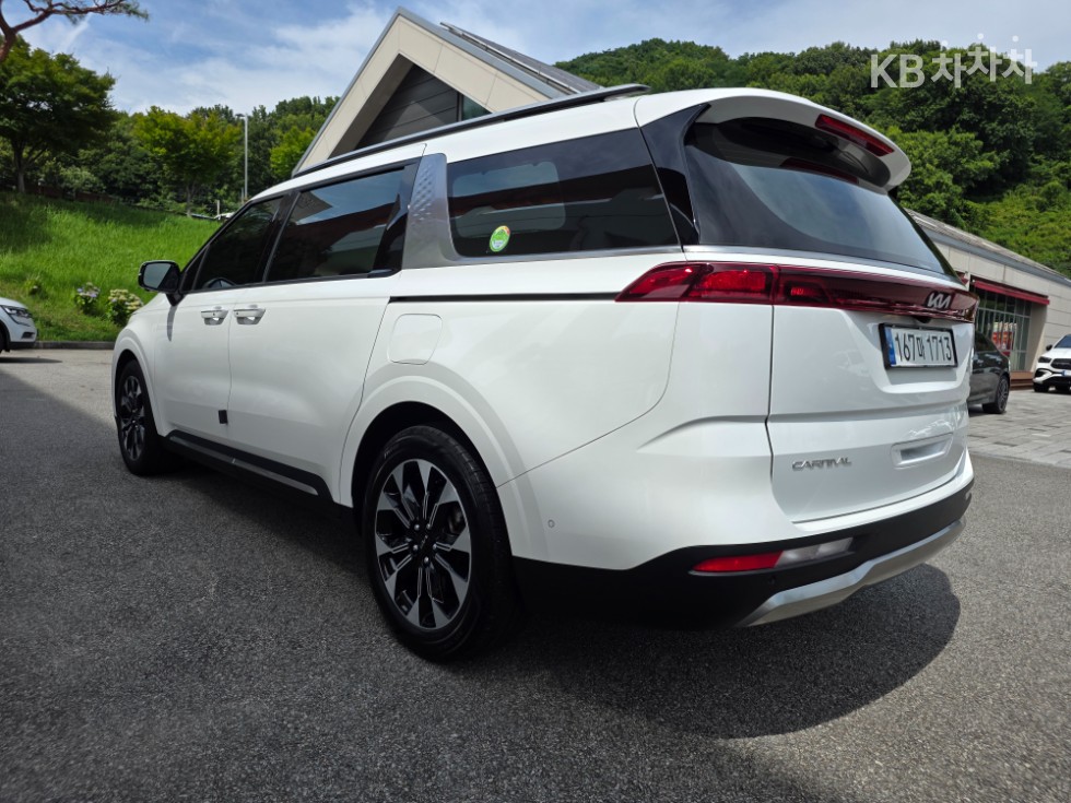 Kia Carnival — miniaturë 4
