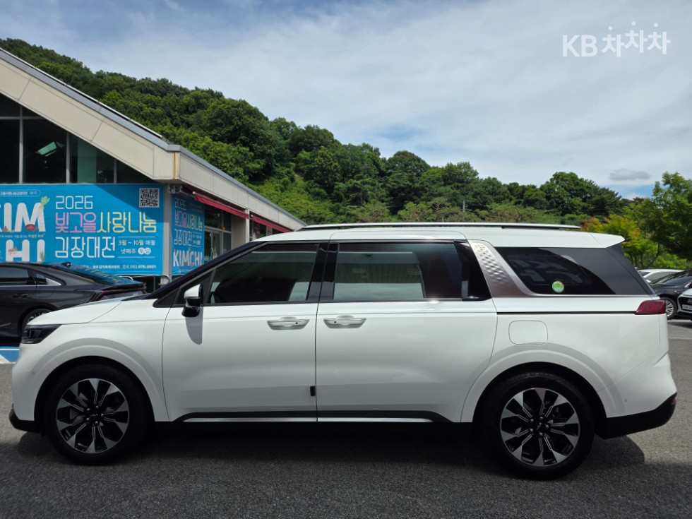 Kia Carnival — miniaturë 5