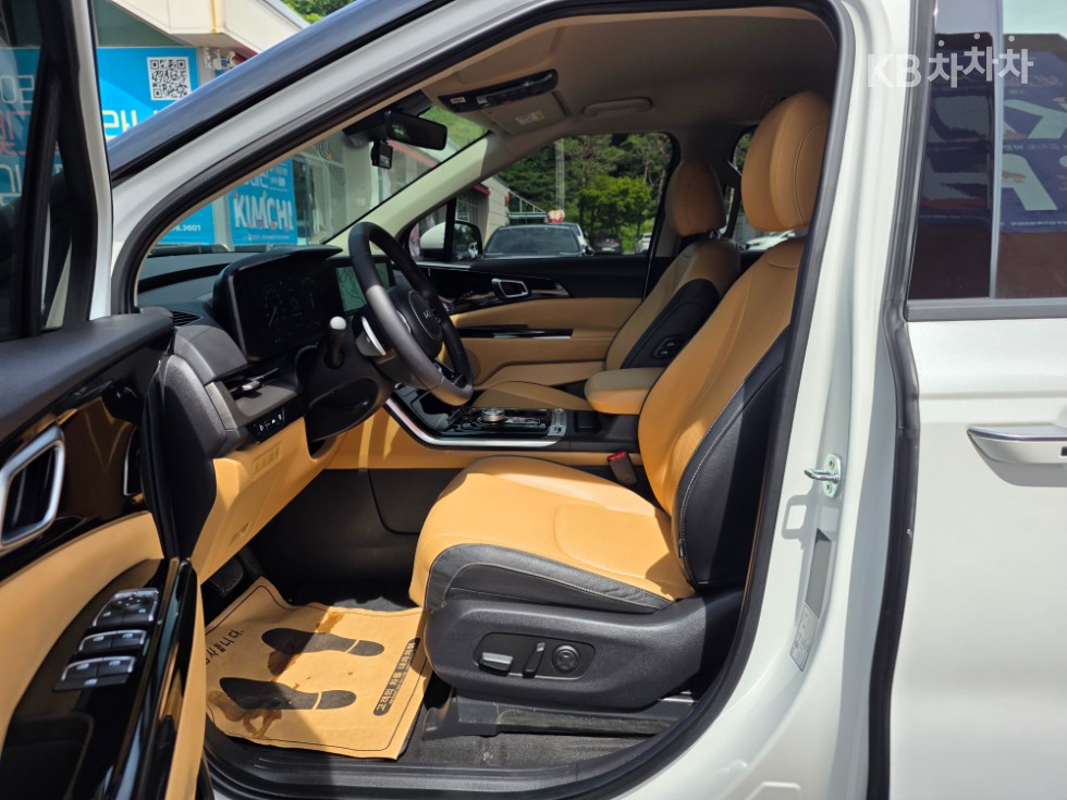 Kia Carnival — miniaturë 6