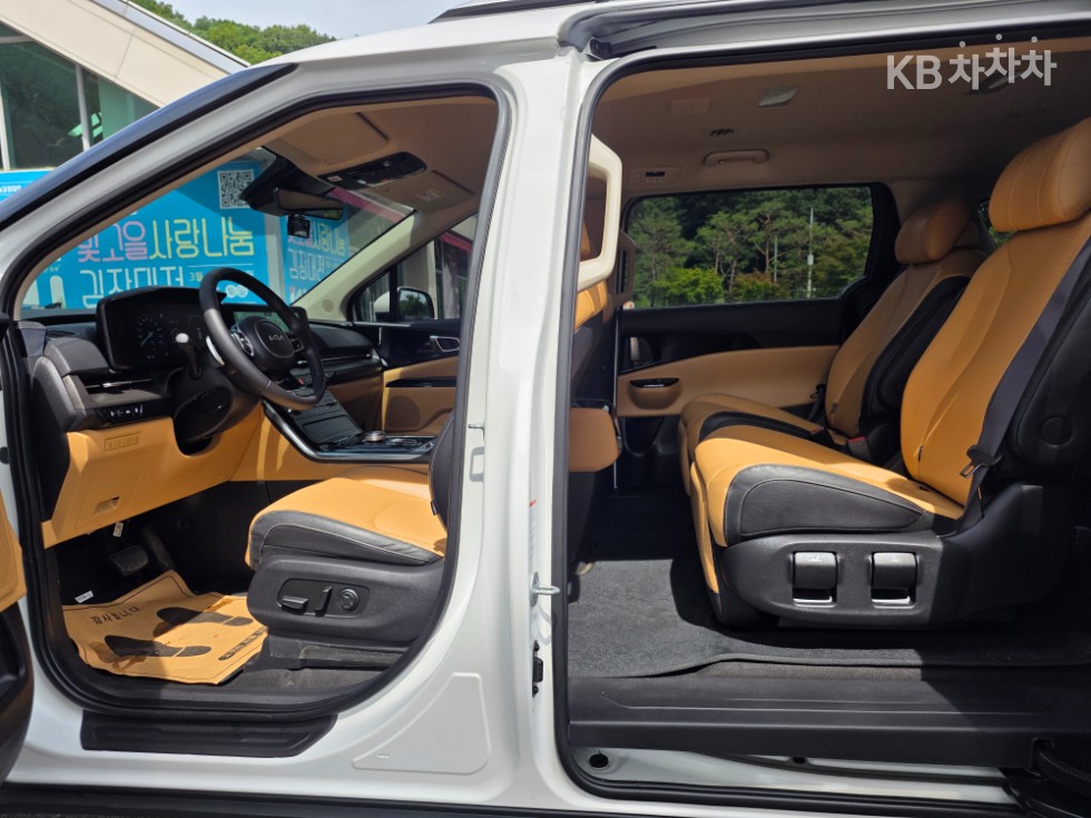 Kia Carnival — miniaturë 7