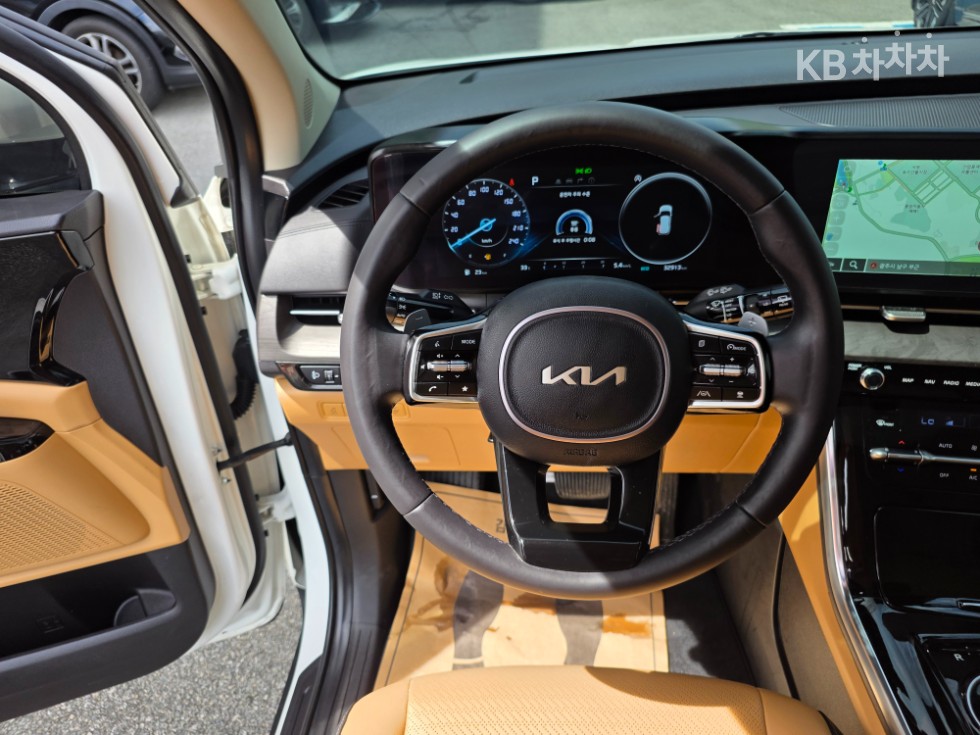 Kia Carnival — miniaturë 9
