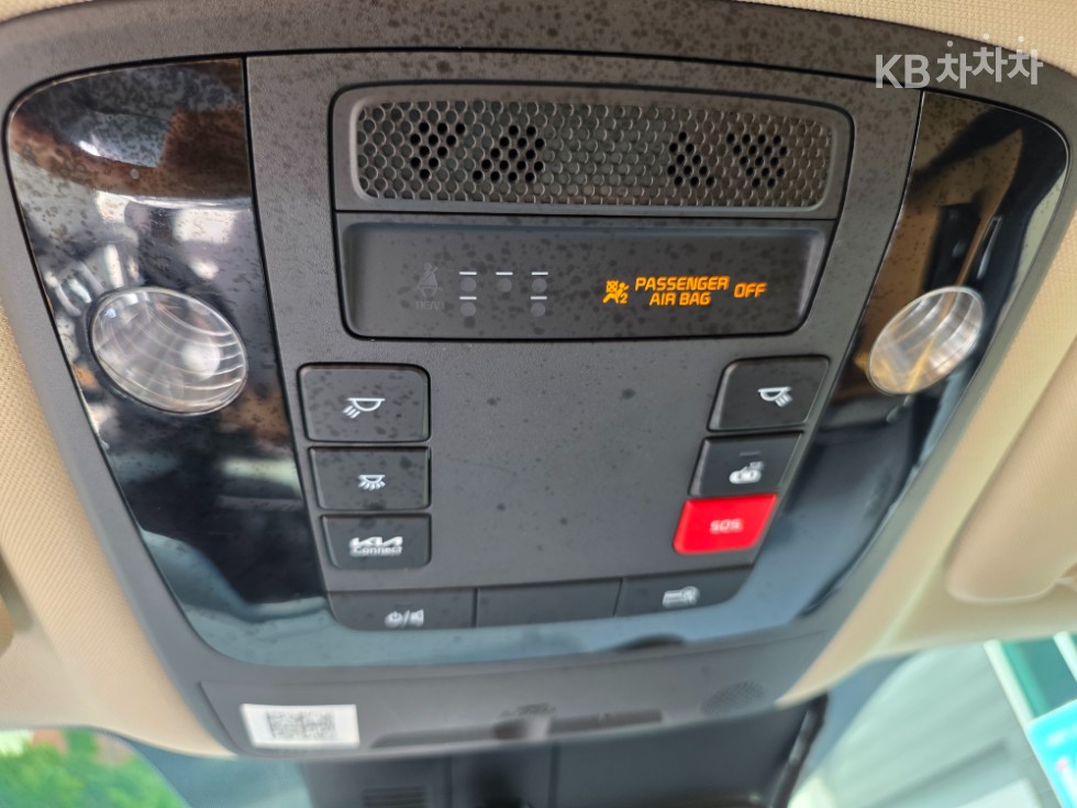 Kia Carnival — miniaturë 16