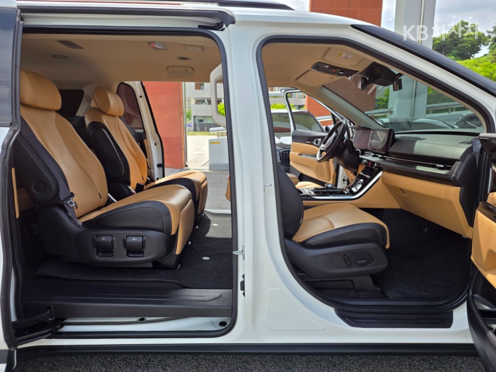 Kia Carnival — miniaturë 22