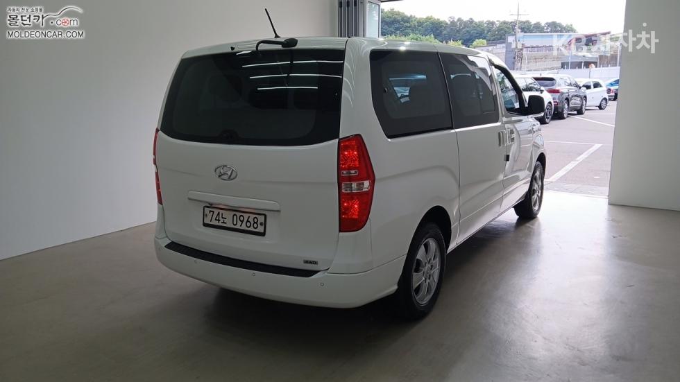 Hyundai Starex — miniaturë 2