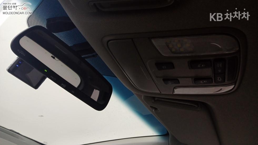 Kia Carnival — miniaturë 15