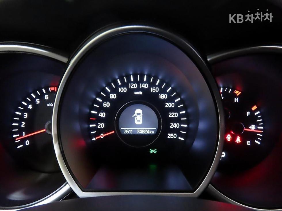 Kia K5 — miniaturë 9