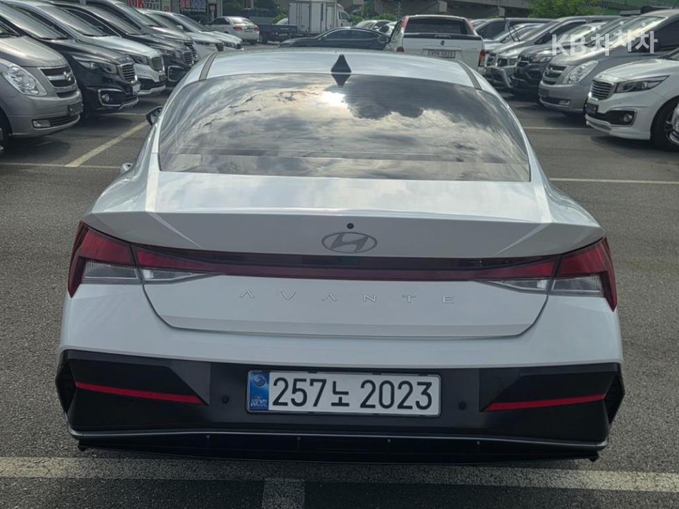 Hyundai Avante — miniaturë 4