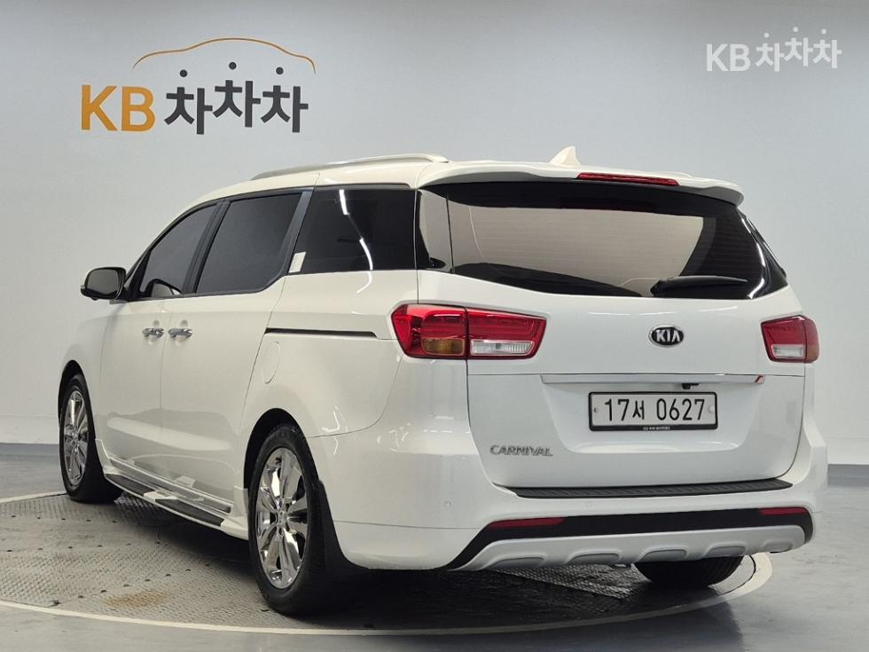Kia Carnival — miniaturë 2