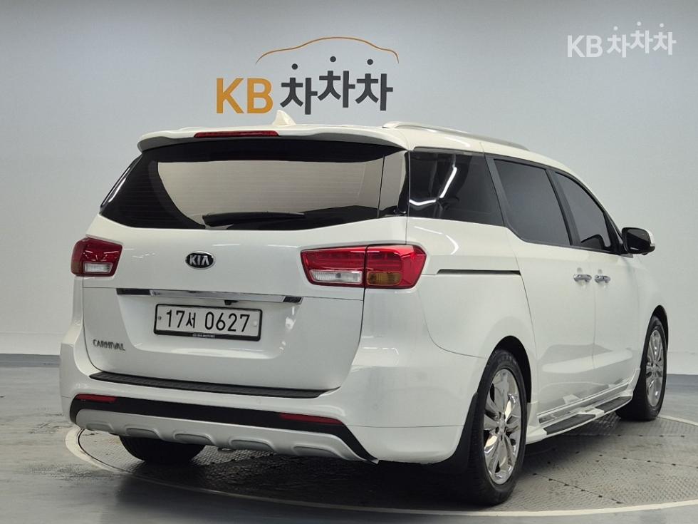 Kia Carnival — miniaturë 3