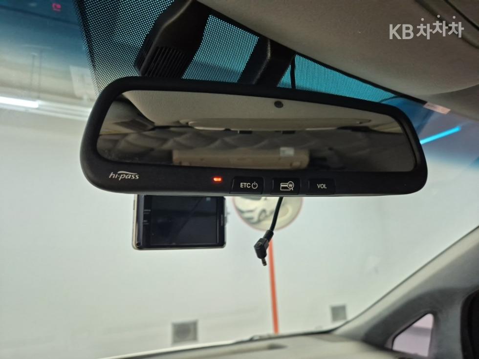 Kia Carnival — miniaturë 17