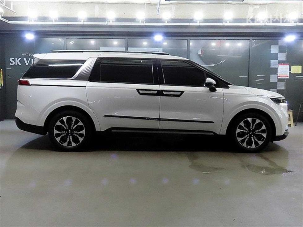 Kia Carnival — miniaturë 3