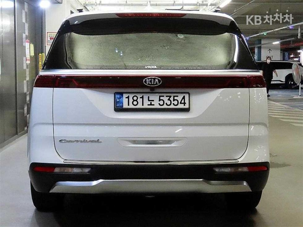 Kia Carnival — miniaturë 5