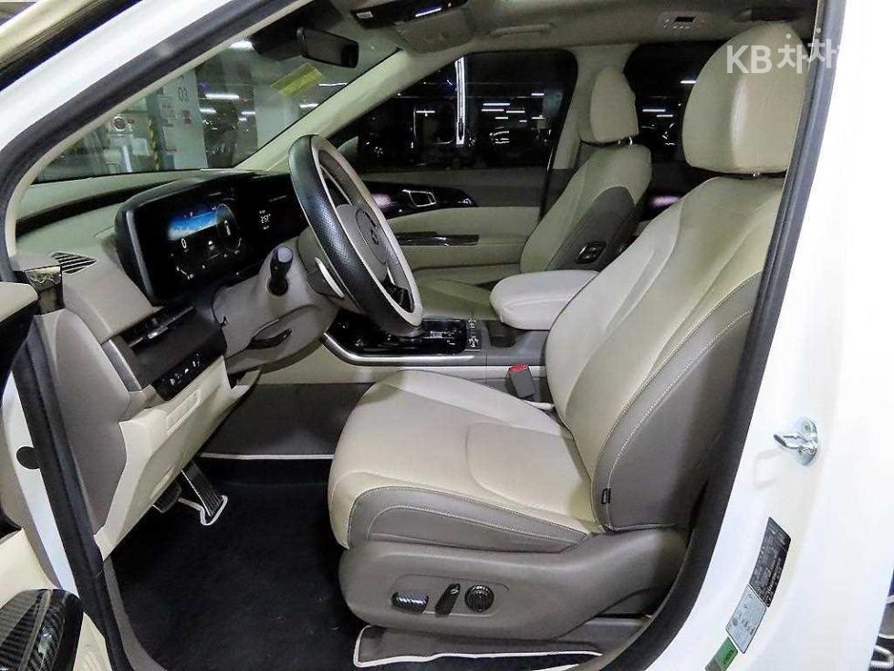 Kia Carnival — miniaturë 6
