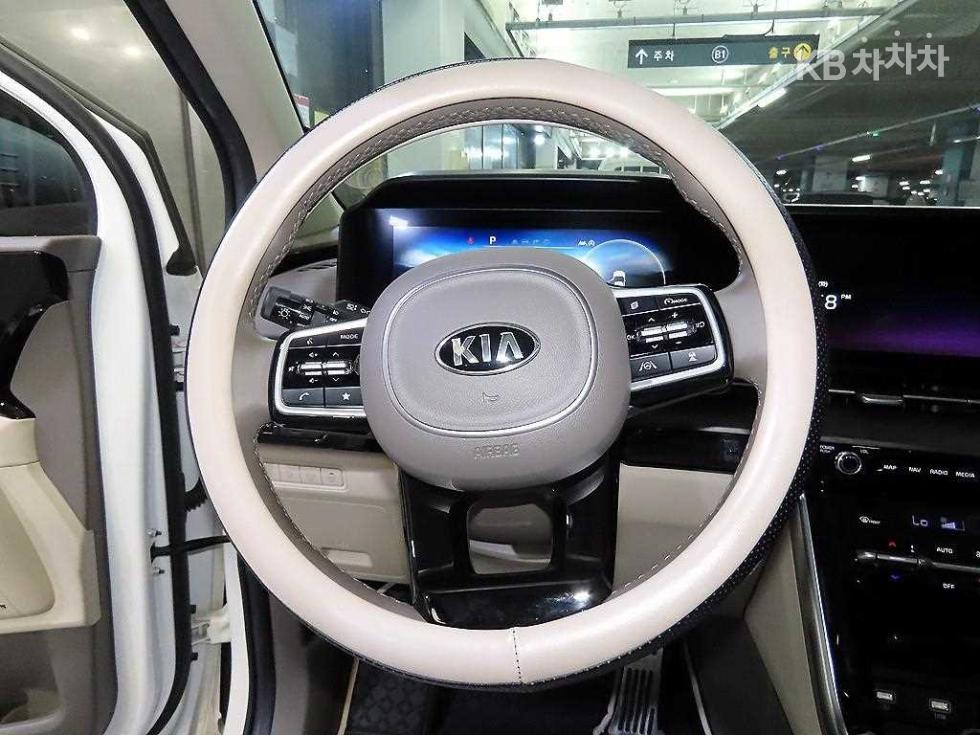 Kia Carnival — miniaturë 8