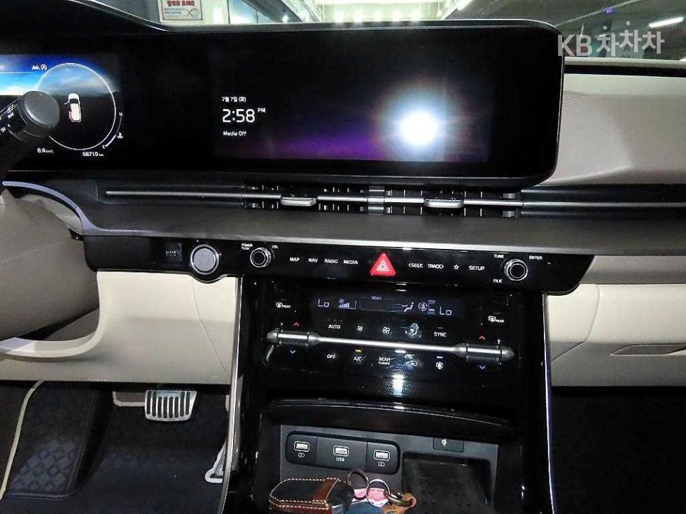 Kia Carnival — miniaturë 11