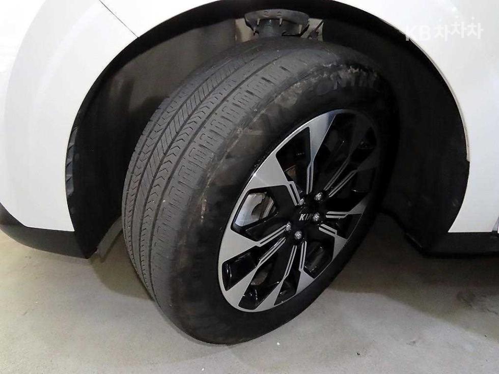Kia Carnival — miniaturë 20