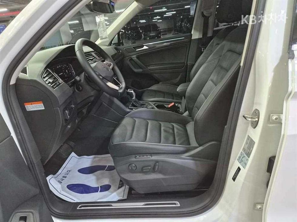 2023 Volkswagen Used Car photo