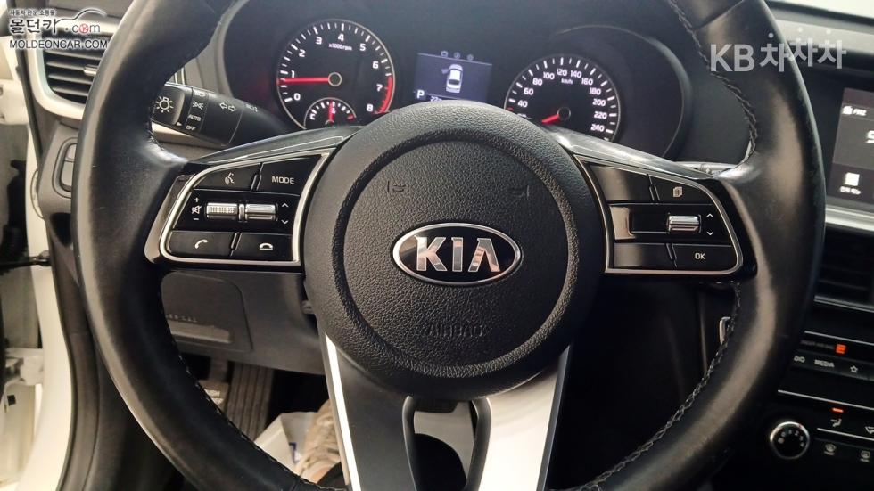 Kia K5 — miniaturë 9