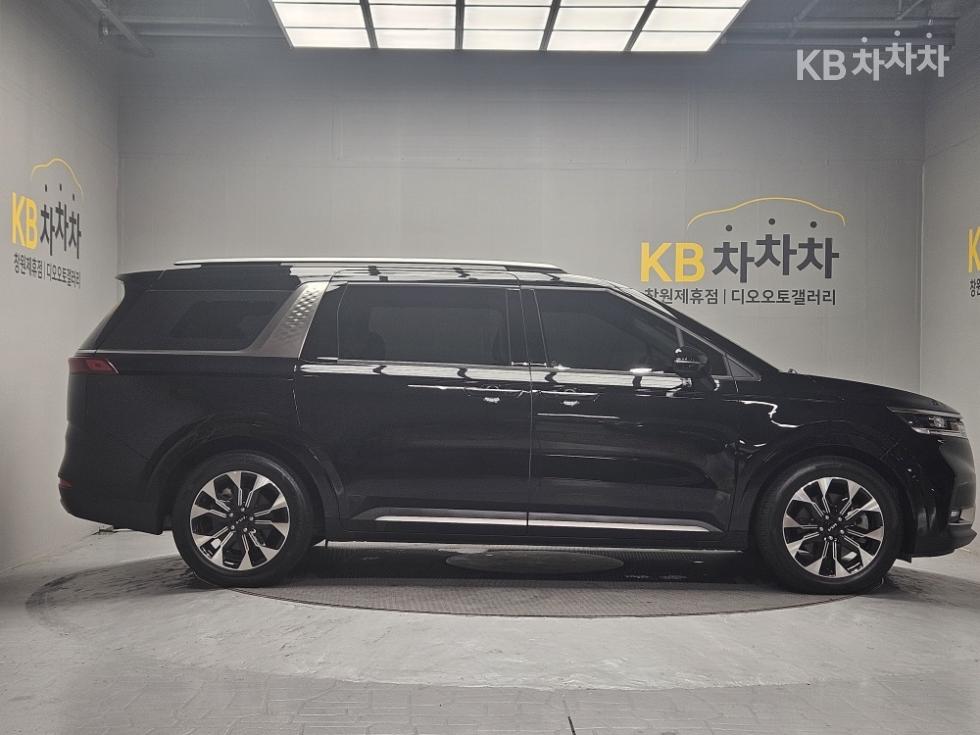Kia Carnival — miniaturë 7