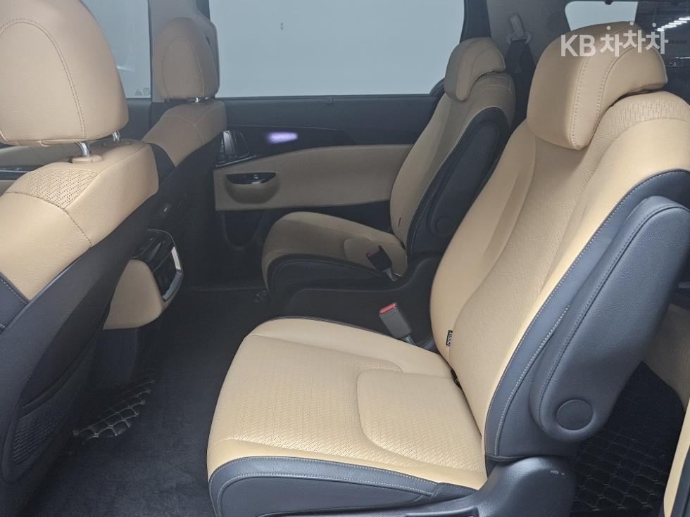 Kia Carnival — miniaturë 13