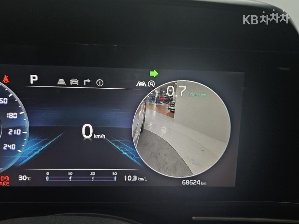 Kia Carnival — miniaturë 17