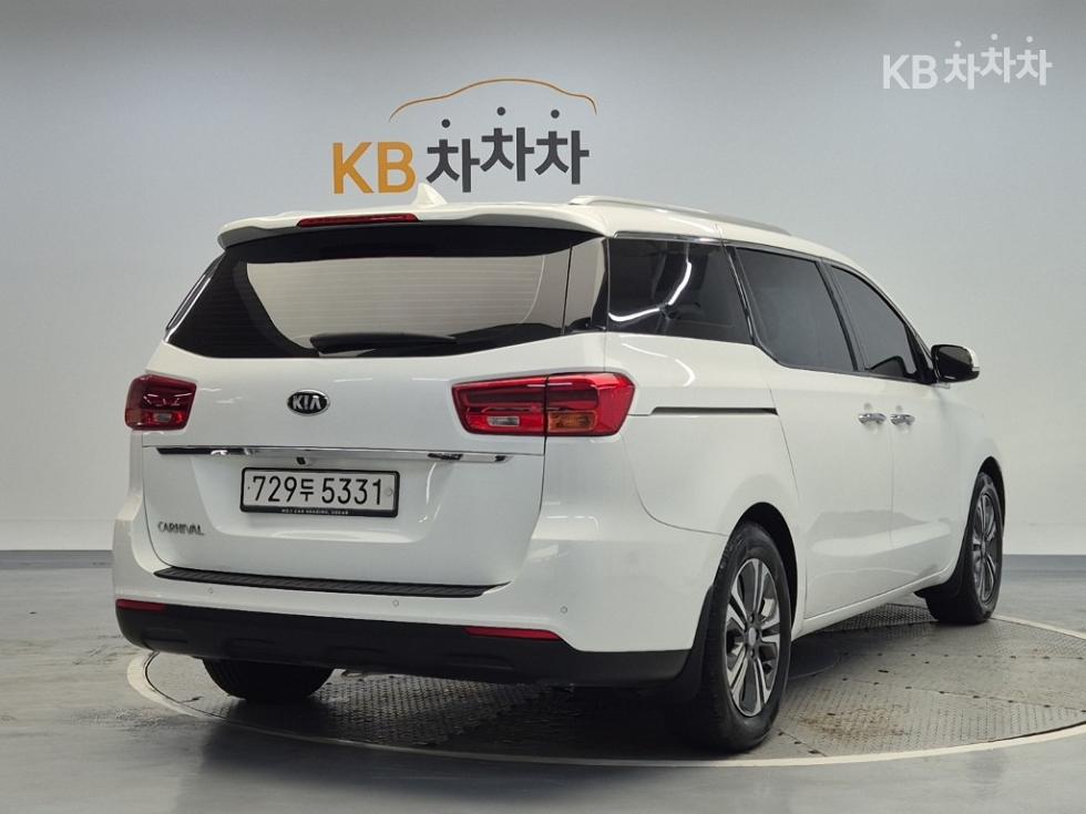 Kia Carnival — miniaturë 3