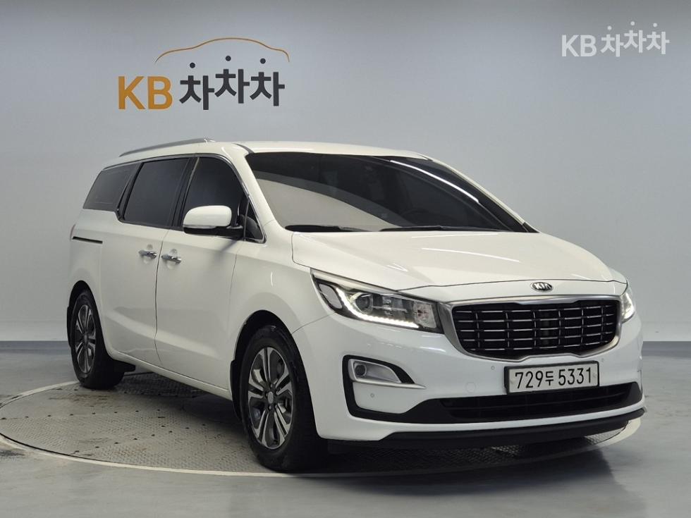 Kia Carnival — miniaturë 4