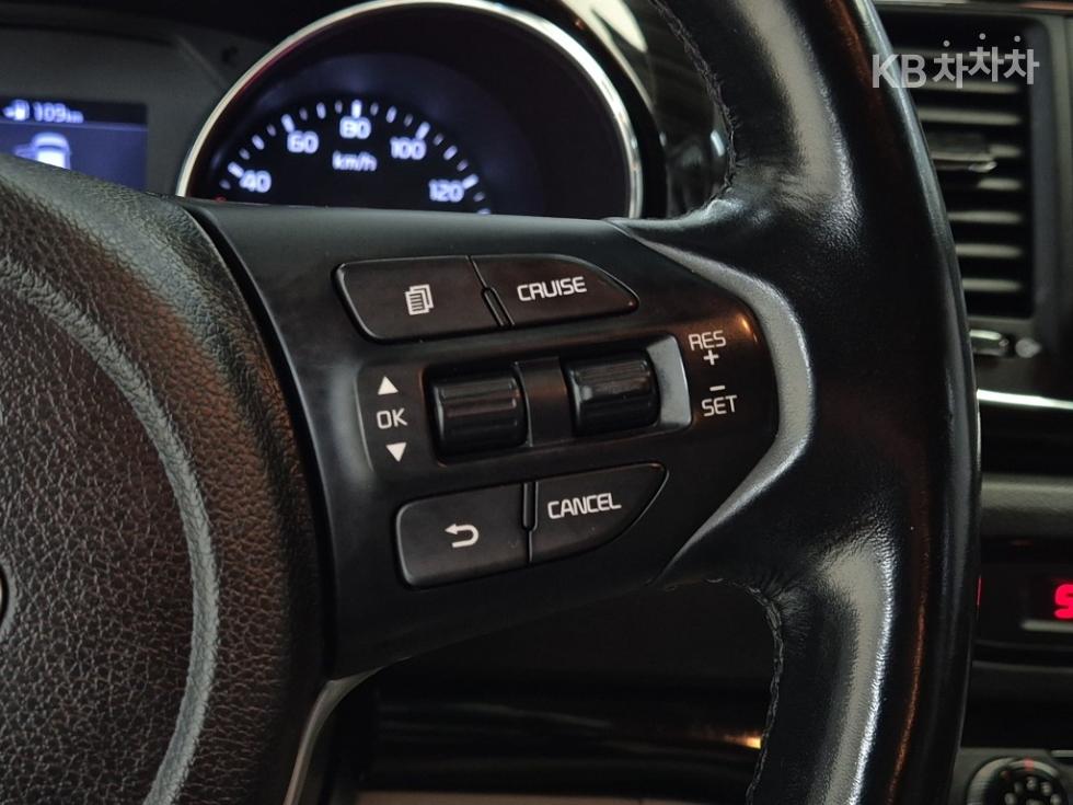 Kia Carnival — miniaturë 14