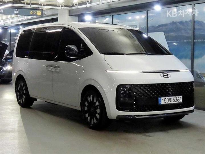 Hyundai Staria 1.6 터보 가솔린 라운지 7인승 — foto 1