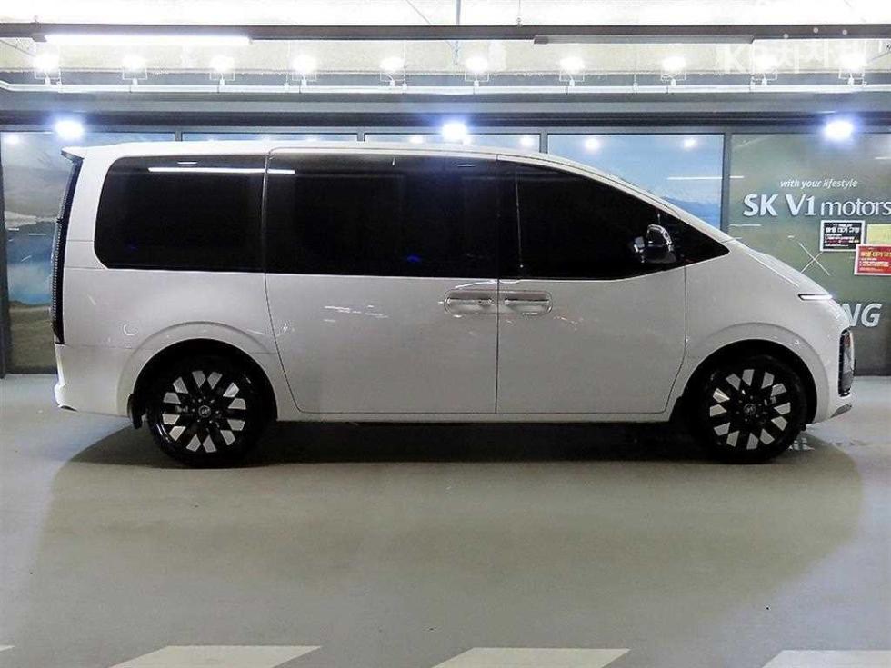 Hyundai Staria — miniaturë 3