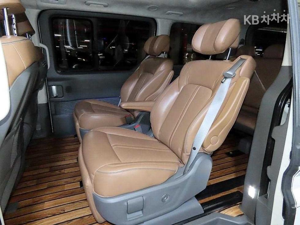 Hyundai Staria — miniaturë 7