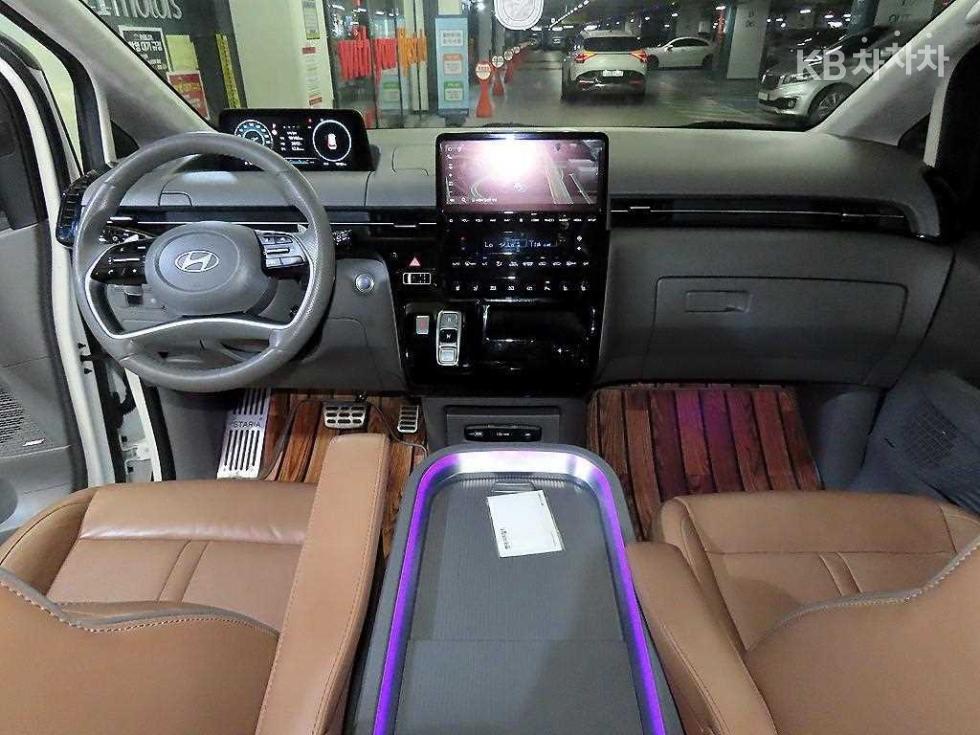 Hyundai Staria — miniaturë 10
