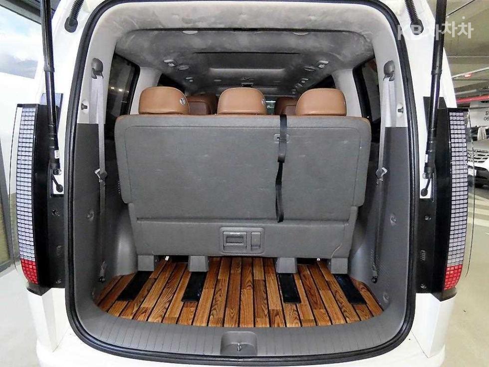 Hyundai Staria — miniaturë 16